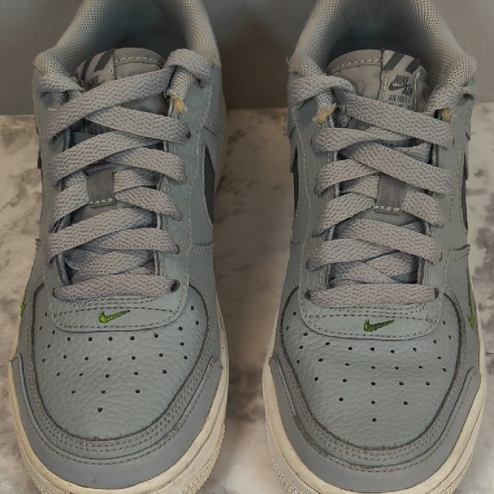 Nike Air Force 1 Low GS Light Smoke Gray Sneakers Size 4.5Y - Picture 3 of 12
